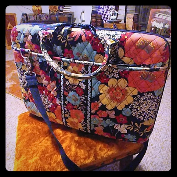 VERA BRADLEY LAPTOP CASE - Picture 1 of 7